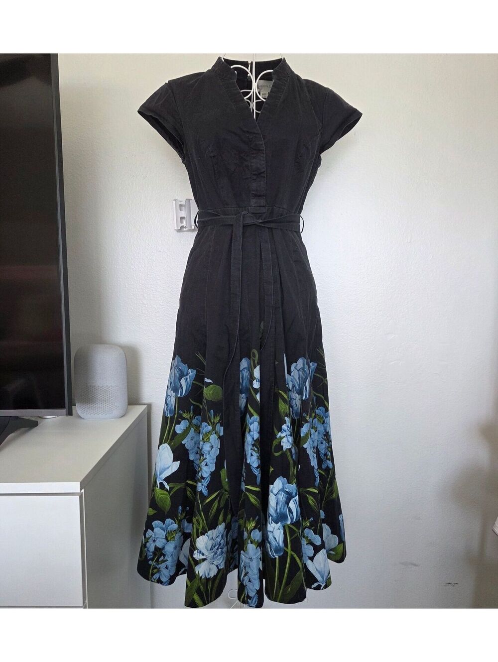 Sachin & Babi Black Cap Sleeve Midi Dress with Blue Floral Print Size 2
